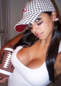 Hot big tittied babes in non nude pictures